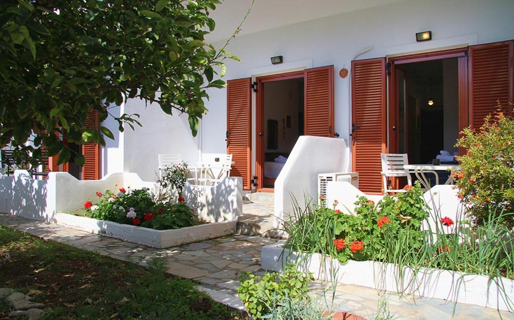 Helios Serifos Livadi  Luaran gambar