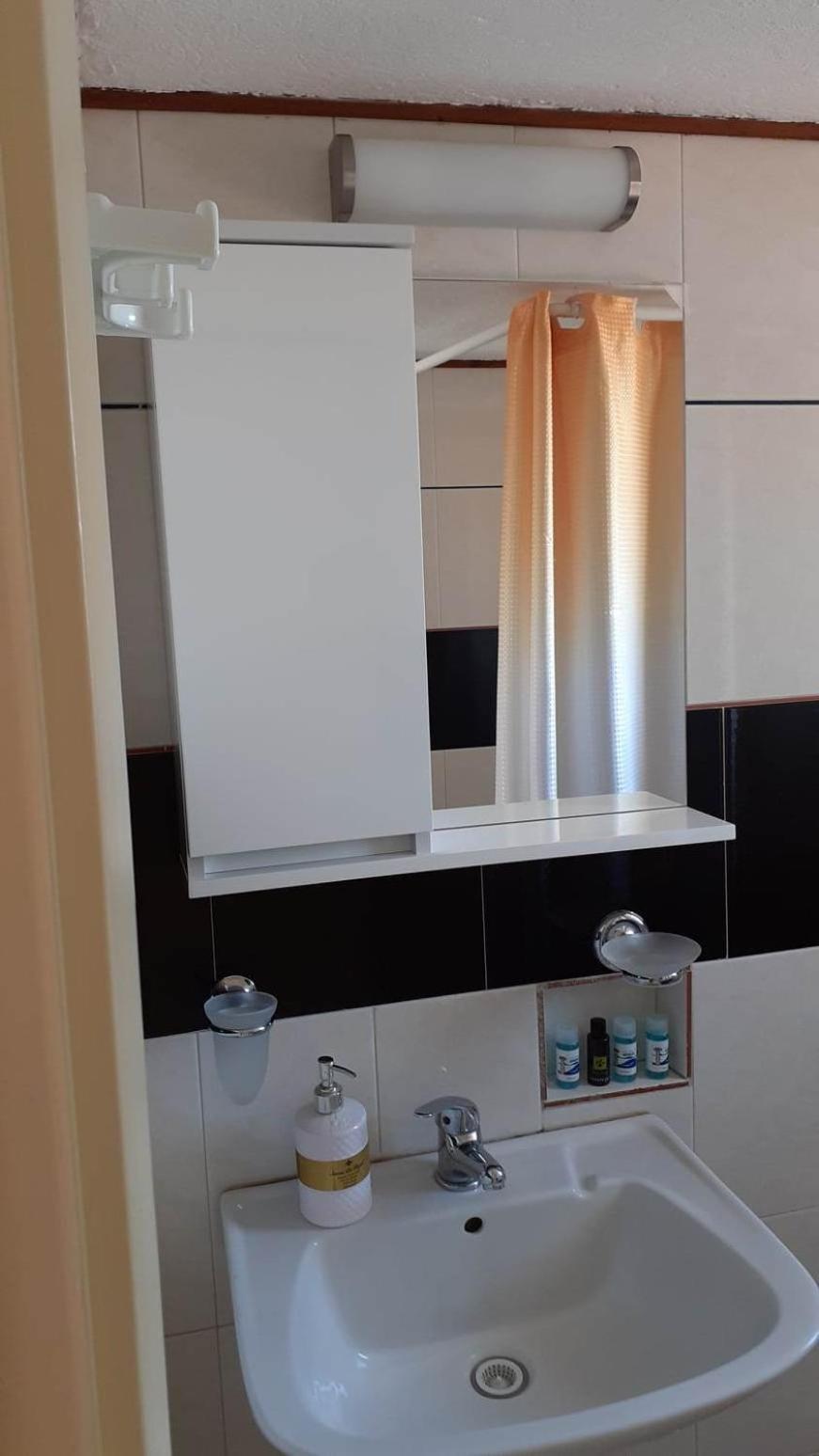Helios Serifos Livadi  Luaran gambar