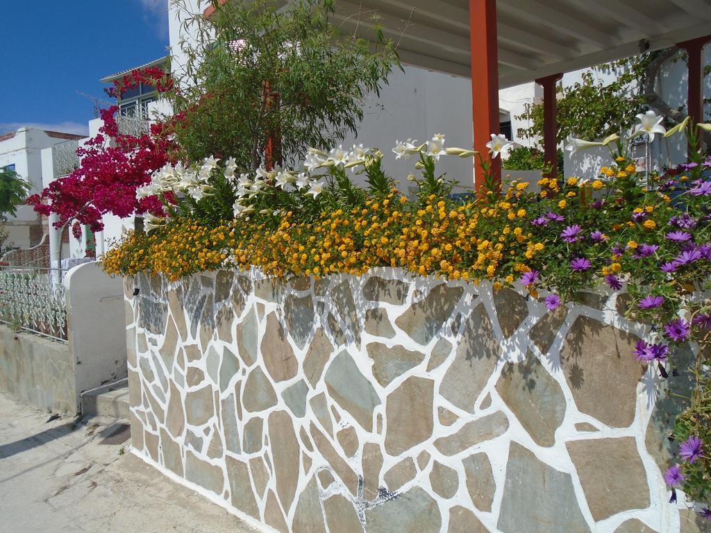 Helios Serifos Livadi  Luaran gambar